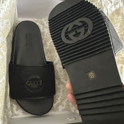 BLACK GUCCI SLIDES WOMENS