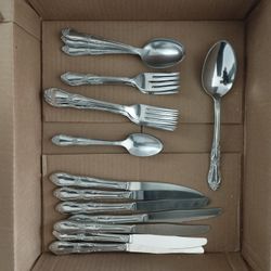 Silverware Set 6 Place Settings 2 Serving Spoons