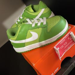 Nike Dunk Low Chlorophyll 