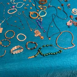 More The 60 Vintage Itens Necklaces  Bracelets Rings Ears Rings 