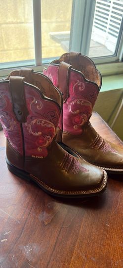 Kids cowgirl boots size 11 1/2