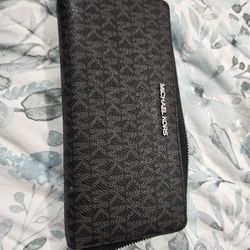 Micheal Kors Wallet
