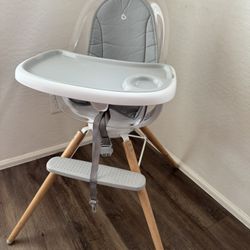 Munchkin 360 Baby Cloud High Chair 