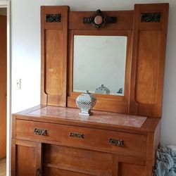 Vintage 4 Drawer Dresser With Peach Marble