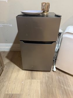 Mini fridge