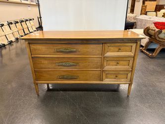 Sophisticate by TOMLINSON Six Drawer Dresser