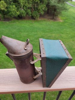 Vintage A.I. Root - Teal Bellow - Bee Smoker