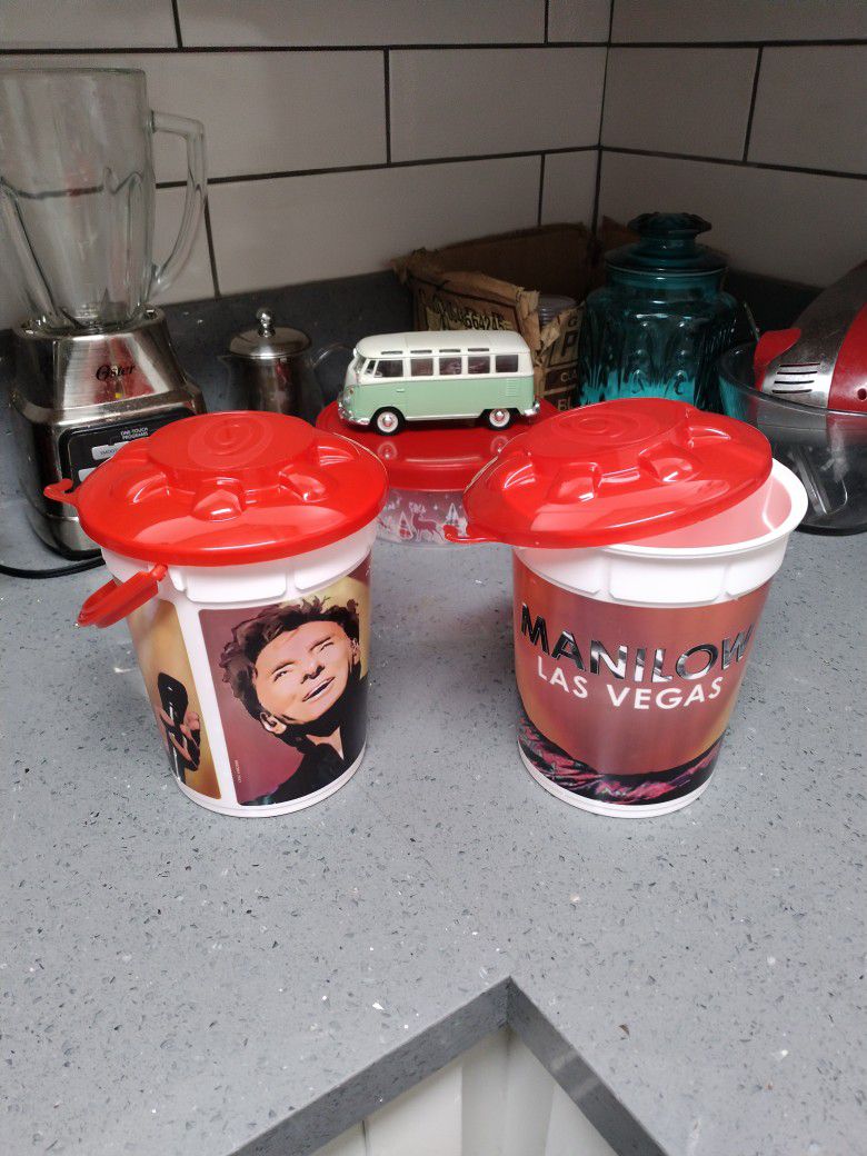 Cups!! Giant Barry Manilow Cups..🕺👏💥