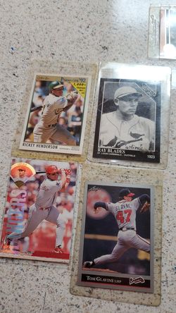 Small collection of baseball cards