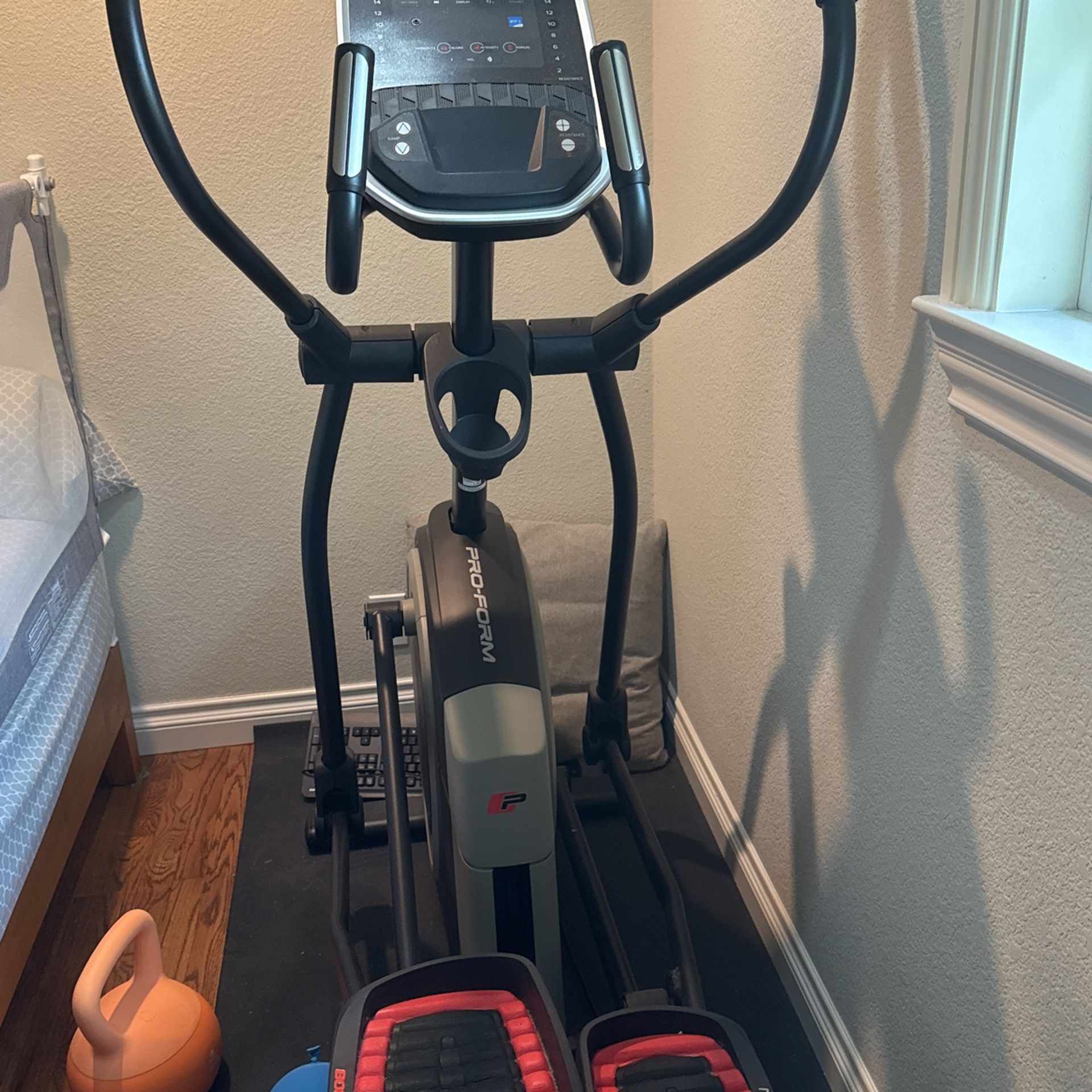 ProForm  coachlink E9 Elliptical Machine 