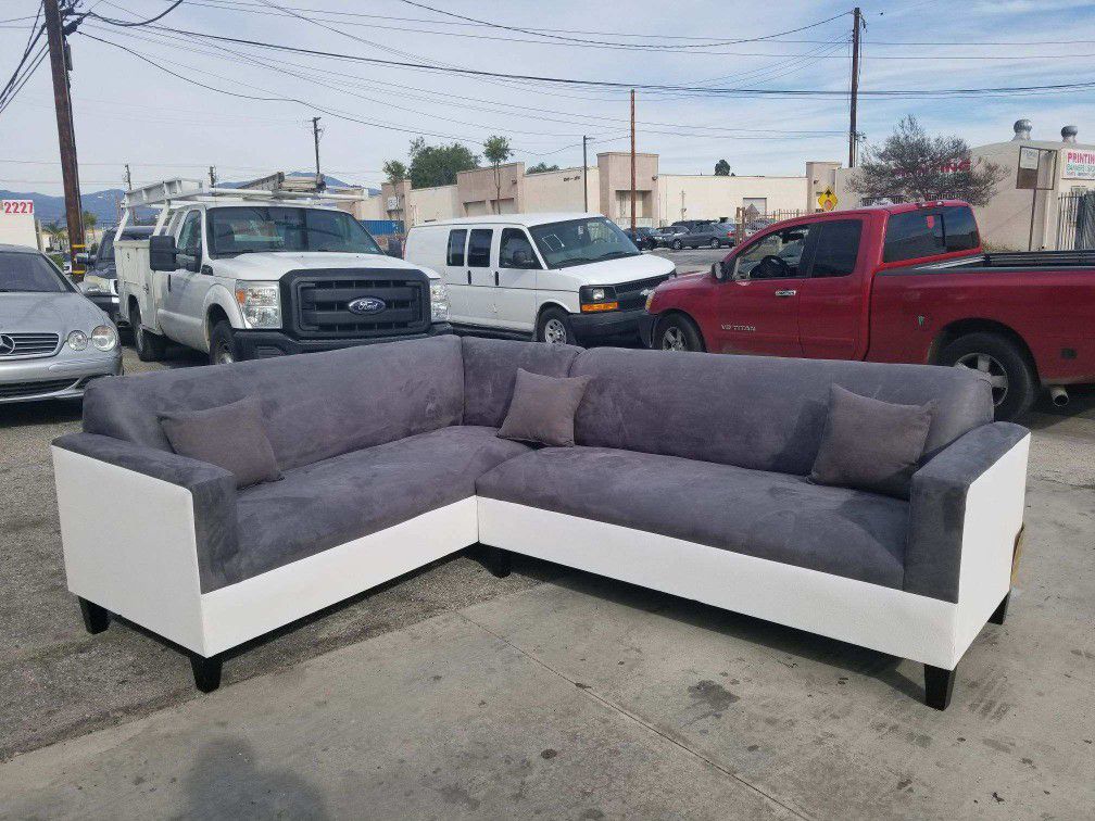 NEW 7X9FT CHARCOAL MICROFIBER SECTIONAL COUCHES