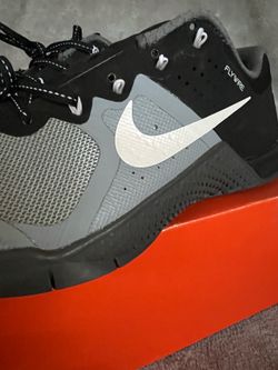 Women’s, Girls, Ladies, Size 7 NIKE FLYWIRE