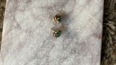 Gold emerald diamond stud, earrings Gold emerald diamond stud, earrings