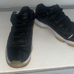 Jordan 11 Lows (men 10.5)