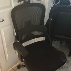 Used Sihoo Office Chair Retail 130$ On Amazon 