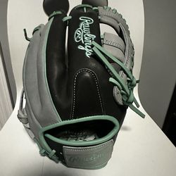 Rawlings 11.5" Heart of the Hide R2G Limited Edition Series Baseball Glove