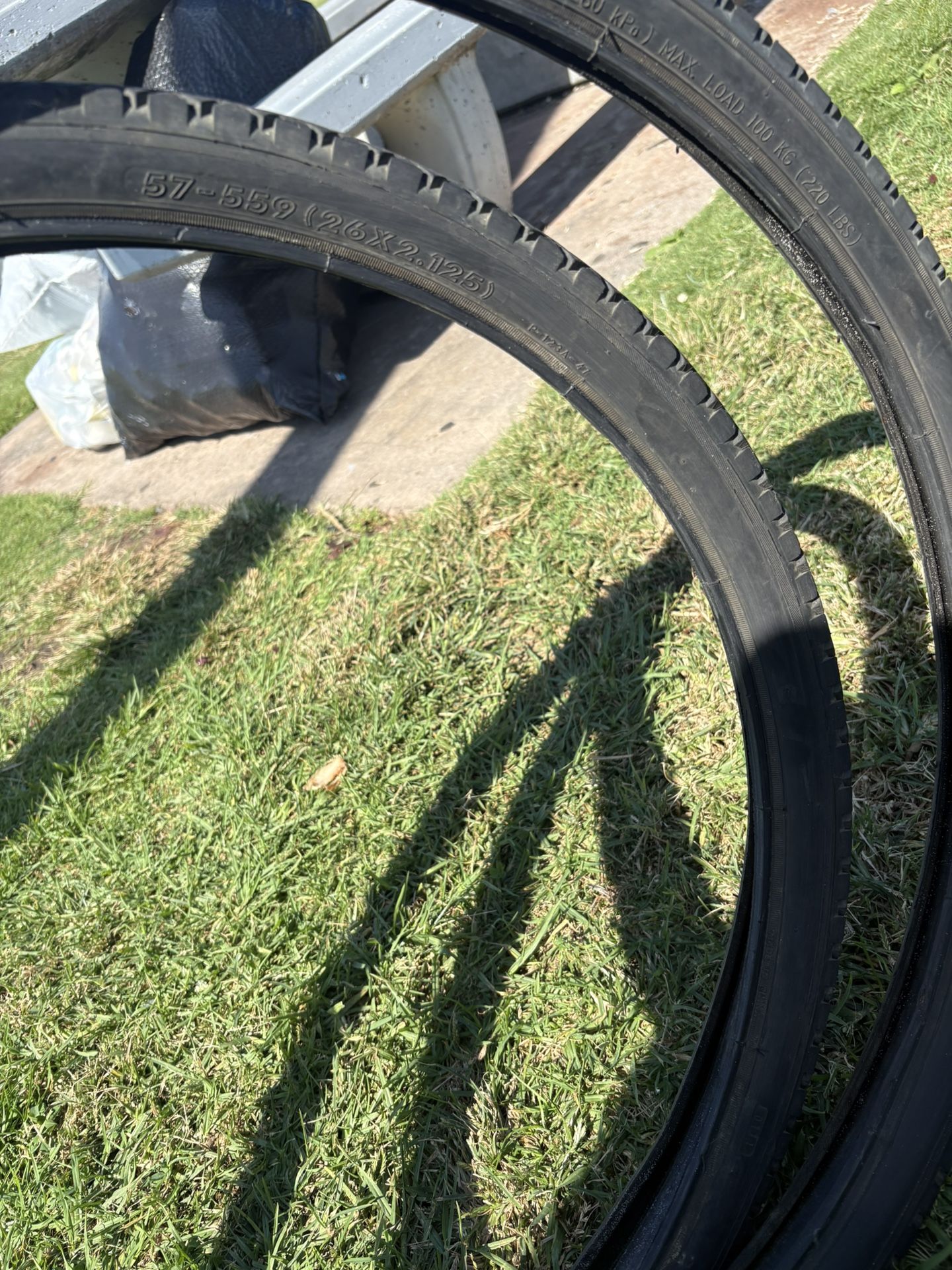 Used tire size 26×1.25 comes with tubes