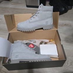 NEW )) TIMBERLAND  Size 7 MEDIUM GREY