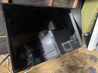 Insignia 43” TV