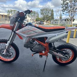 125cc Venom Thunder VX125 Dirt Bike Motocross 125ccc | 4-Speed