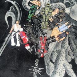 Bunch Of Action Figures (READ DESCRIPTION)
