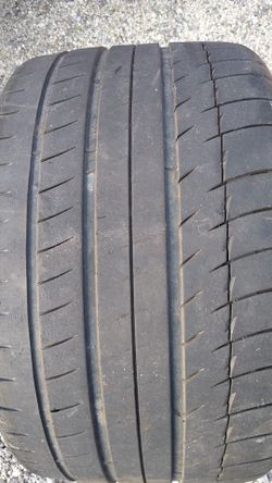 Michelin used 285/30 ZR 19 Tire