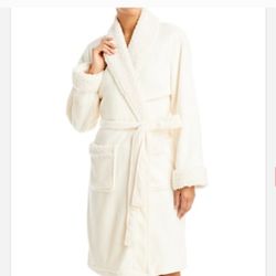 Hudson Park Collection
Faux Sherpa Robe. 100% Exclusively Bloomingdales- AVAILABLE IN SIZES - S/M & L/XL