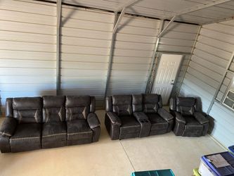 Living room set ( chocolate color) Free Delivery if Needed