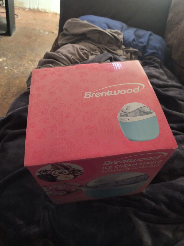Ice Cream Maker 