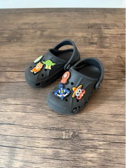 Toddler Crocs (Size 7C)