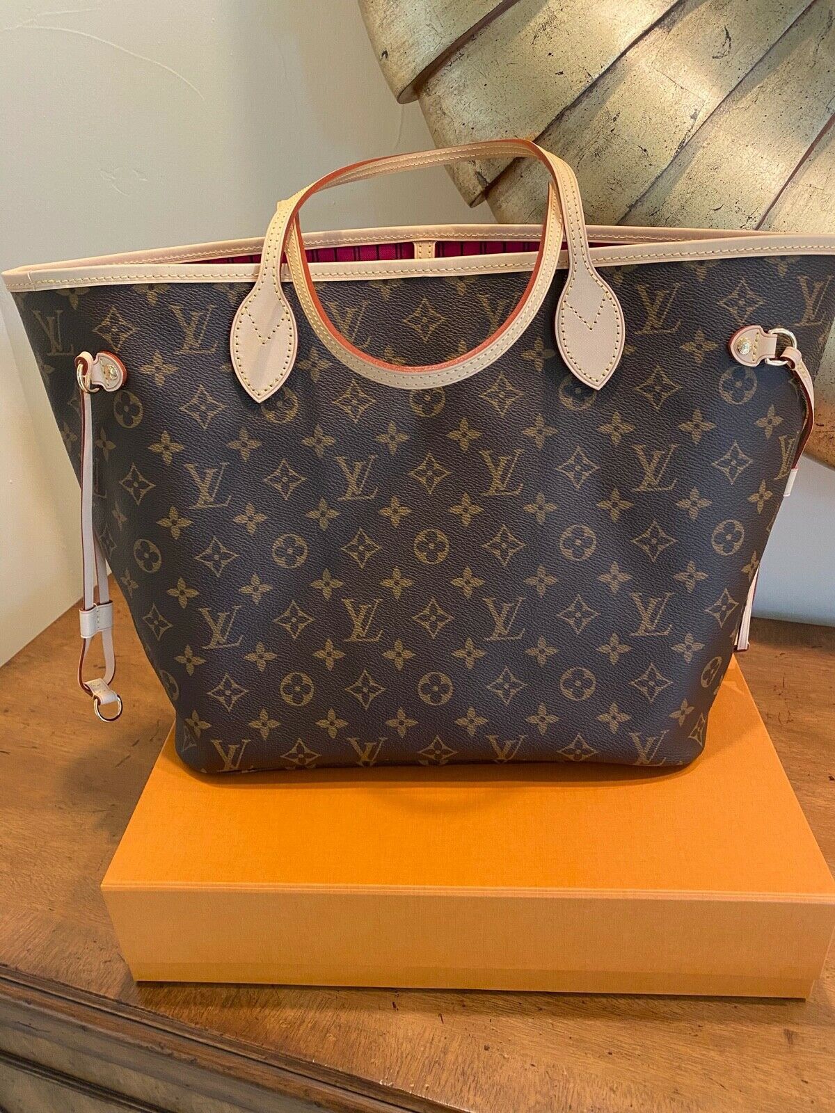 Used louis vuitton FALL FOR YOU NEVERFULL HANDBAGS