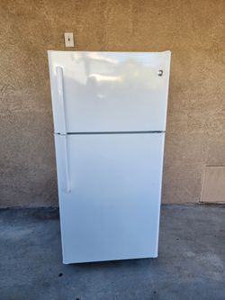 3MONTHS WARRANTY 33X31X66 GE FRIDGE 21CUFT WHITE 