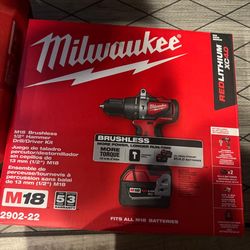 Milwaukee 2902-22 M18™ Brushless 1/2" Hammer Drill Kit