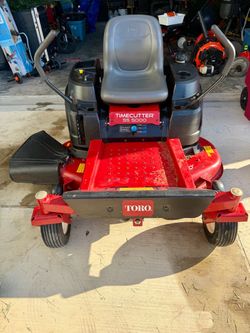 O turn lawnmower TORO