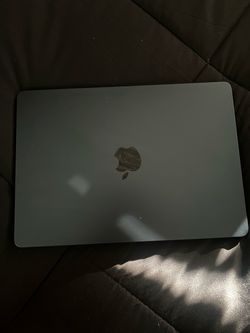 MacBook m3 2024