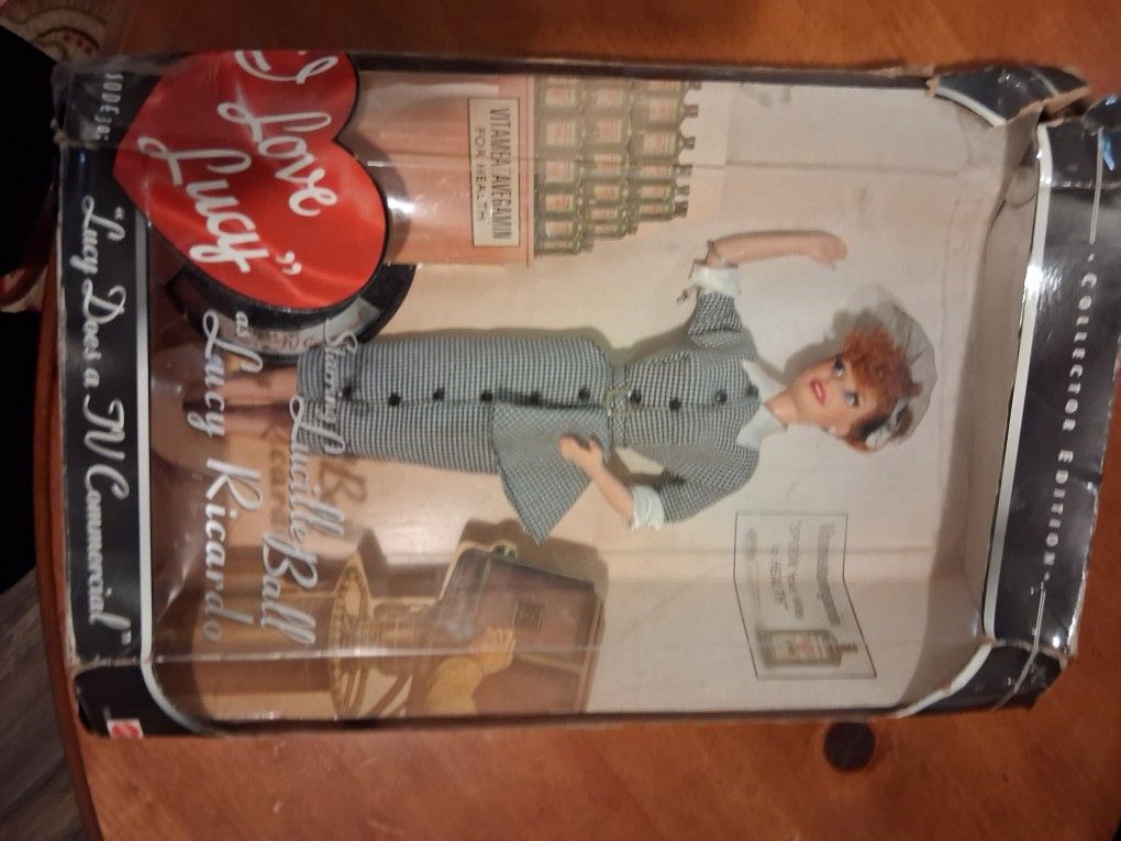 I LOVE LUCY COLLECTERS DOLL