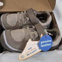 Stride rite toddler shoes