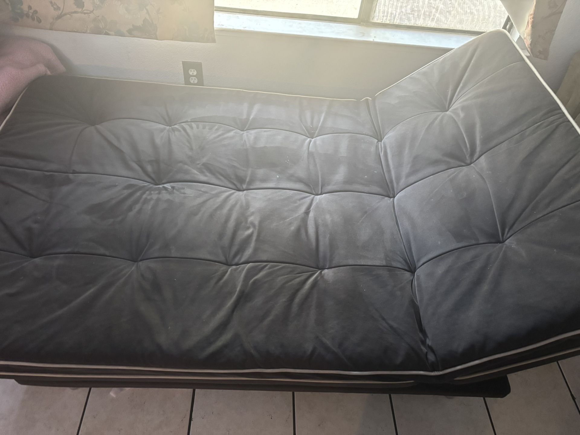 Futon couch / bed