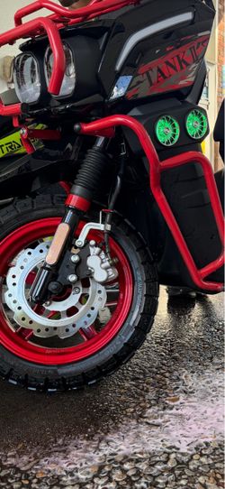 Tank 2  Scooter Moped Black and Red (2025!)