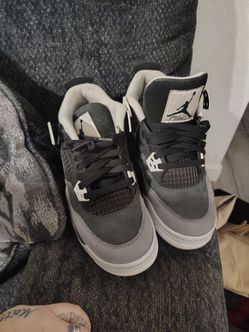 Jordan 4 size 4y