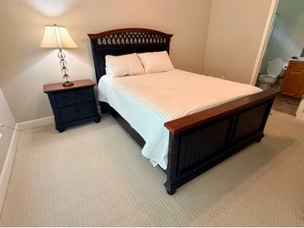 3 Pc Queen Size Bedroom Set