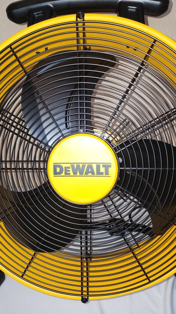 DEWALT Floor Fan, Industrial Fans, 18 Inch High Velocity Fan with 3-Speed Heavy Duty Air Circulator