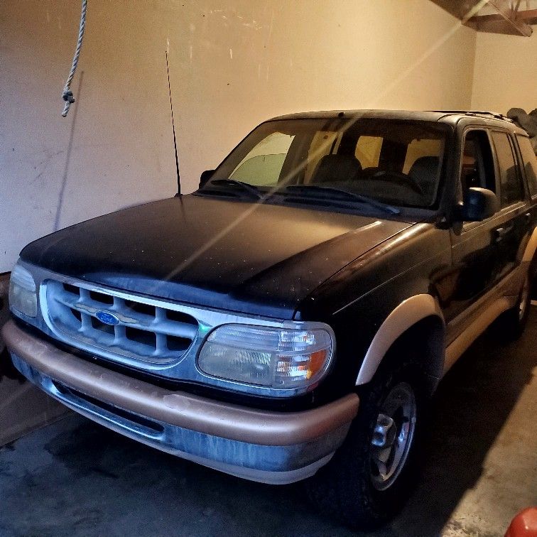 FORD EXPLORER PARTING OUT 1996 4X4 EDDIE BAUER EDITION 4.0 MOTOR, RUNS GOOD,  LEINSALE PAPERWORK CLEAR 