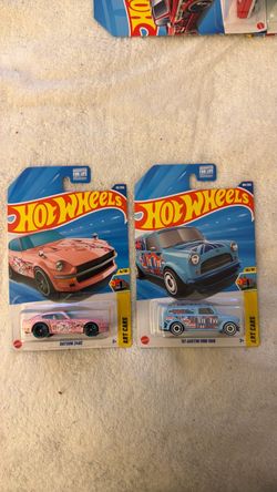 Hot Wheels Art Cars 2-Pack Datsun 240Z & Austin Mini Van