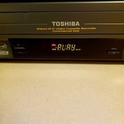 VCR¤ VHS Tape Playe》r Recorder☆ 4 Head ☆ Toshiba