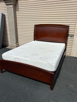 Queen size bed