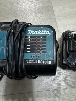 Cargador Makita Con 4 Baterías  18V