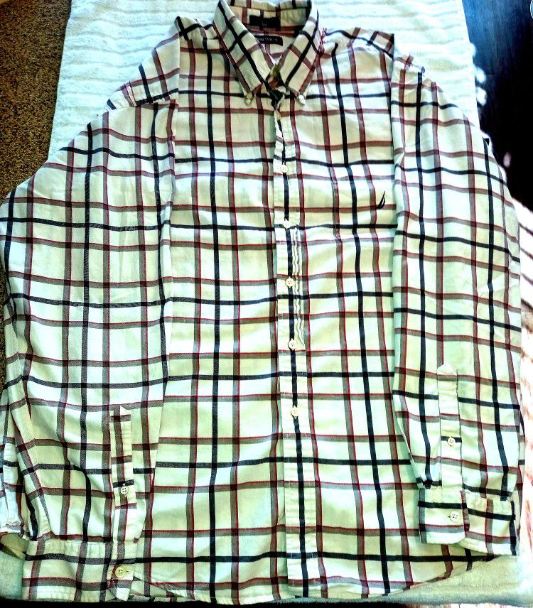 Men's Nautica Classic - XXL (True To Size) - Collared  Plaid Flannel - Button Up & Down - Long Sleeve - Red | B&W | Grey - Vintage / Old-school Fresh