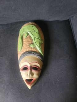 AFRICAN  HAND CARVED WOODEN MASK
