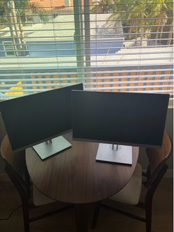 HP E243 EliteDisplay LED Computer Monitor (x2) and HP Docking Station